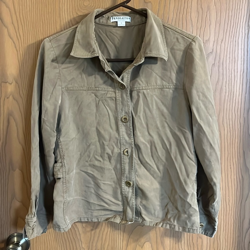 Pendleton Petiteâ Tan Lightweight Button Down